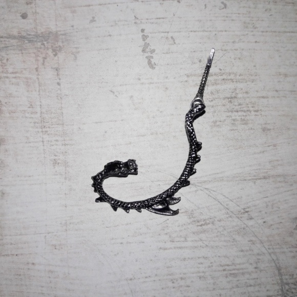 Dragon Antique Silver Pewter Cuff Wrap Earring - Picture 3 of 3